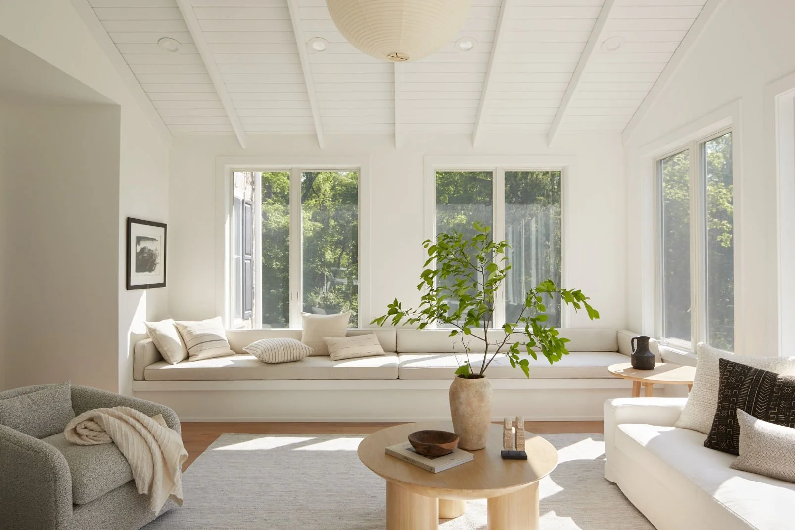 Minimalist Interior Design: How to Create a Calm and Functional Home